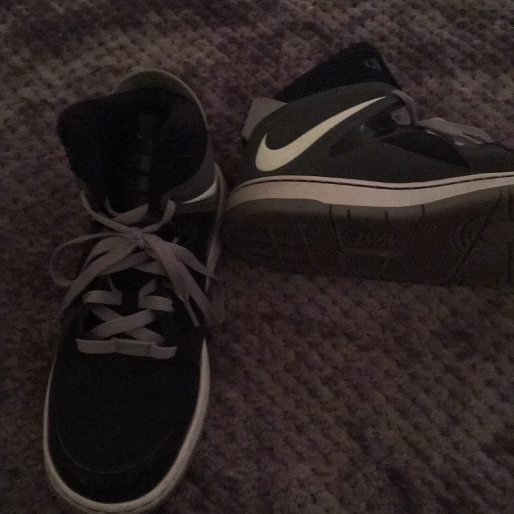 Shoes - Picture 3 of 5